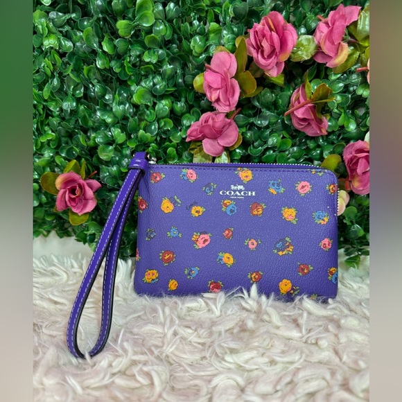 Coach Purple Floral Wristlet 💜💐✨ - Picture 2 of 5